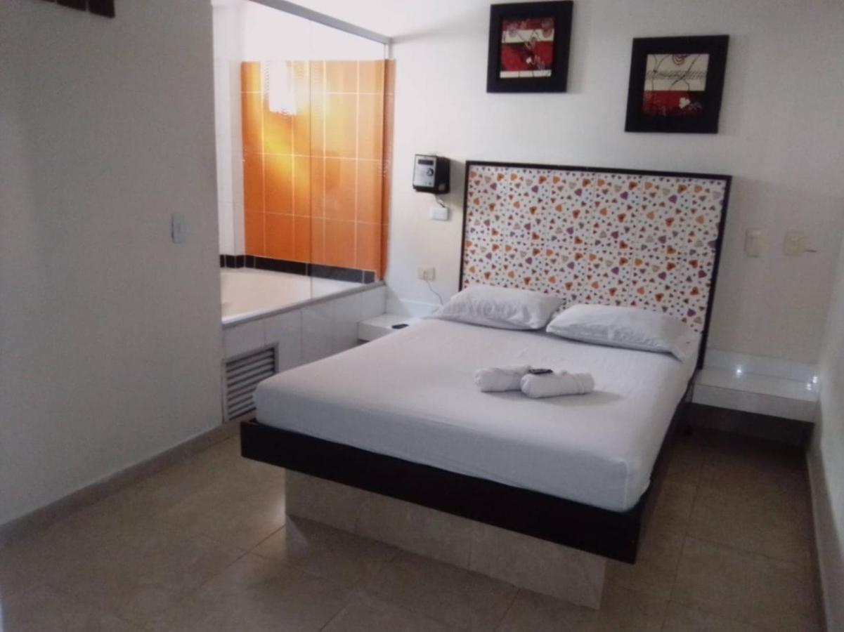 Hotel Marat Μεντεγίν Εξωτερικό φωτογραφία